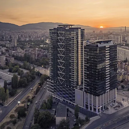 Grand Millennium Otel 5*